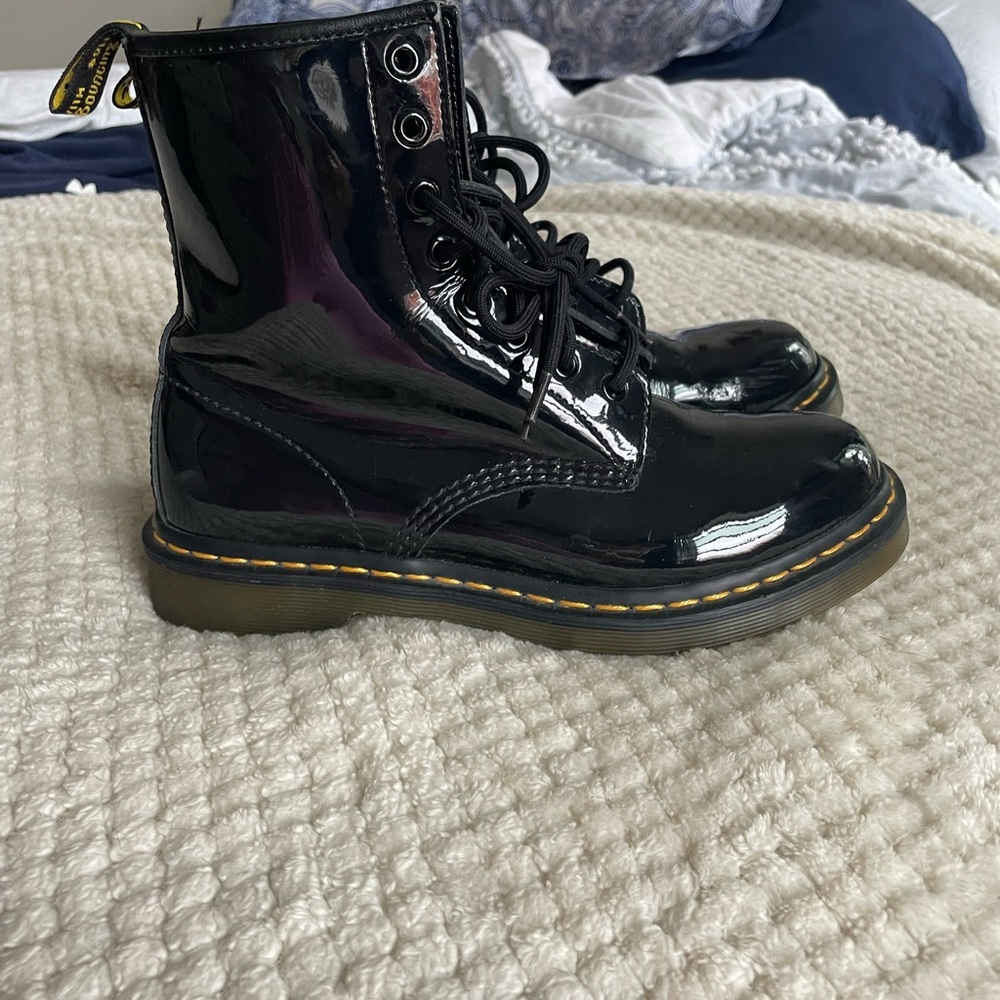 PATENT LEATHER DOC MARTENS 🖤📞♠️ - Picture 2 of 8